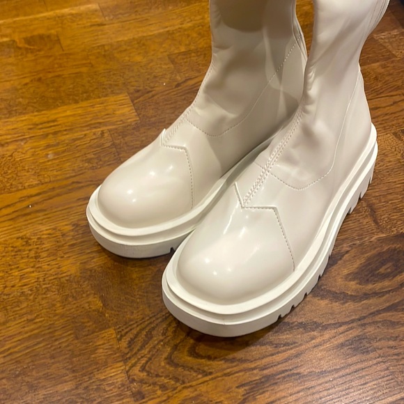 ❌SOLD❌ Chunky Heel Faux Leather Zip-Up Tall Boots - Picture 3 of 3